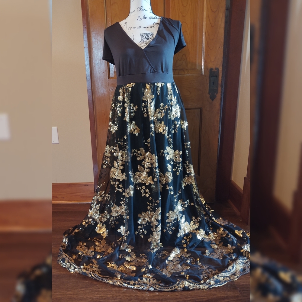 Rosedale Black and Gold Dress Gown 5x Prom Formal